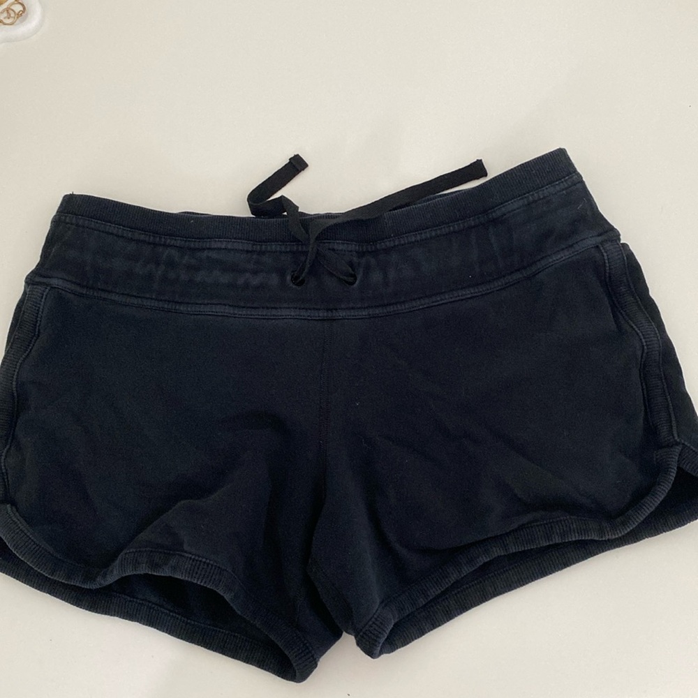 Lulu sweat shorts
